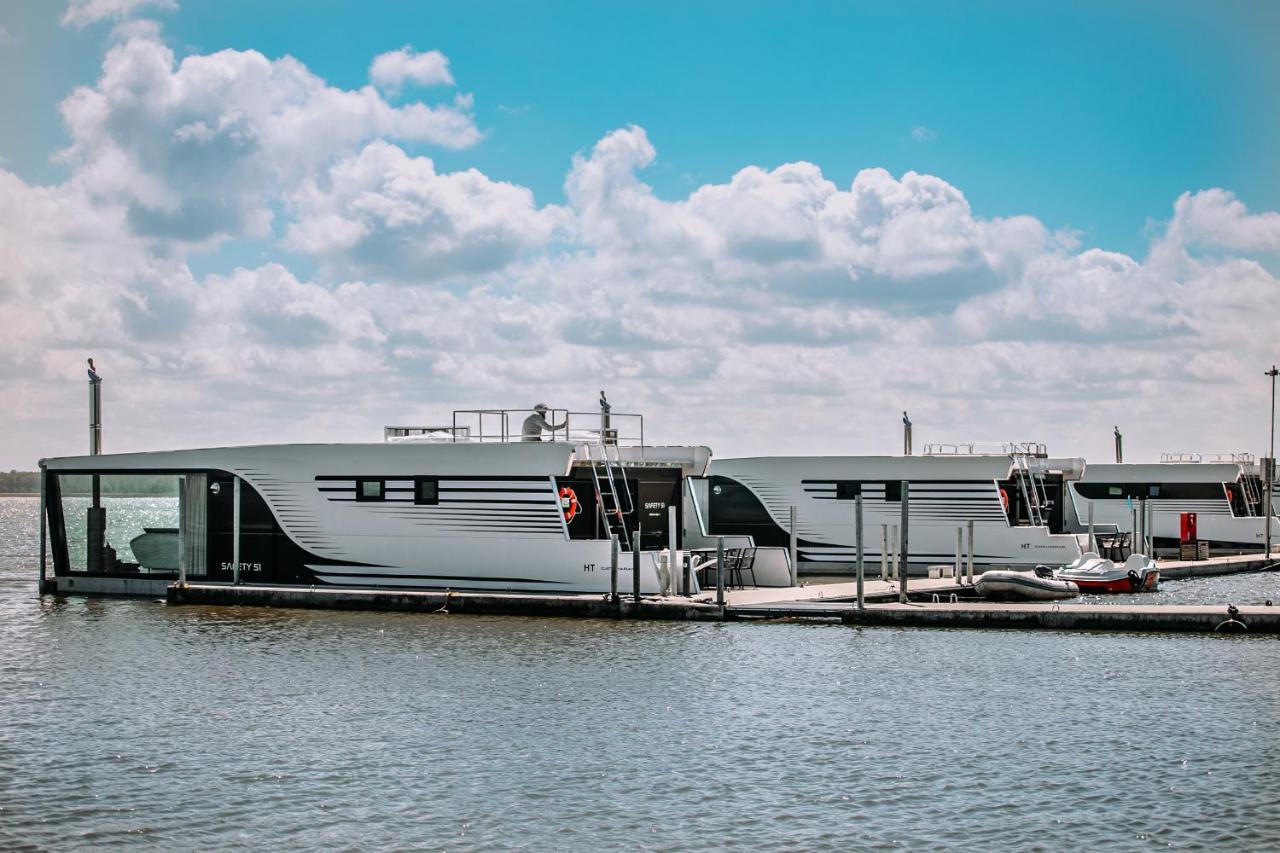 Grand Ht Houseboats - Domki Na Wodzie - Sauna, Jacuzzi, Kominek Mielno  Εξωτερικό φωτογραφία