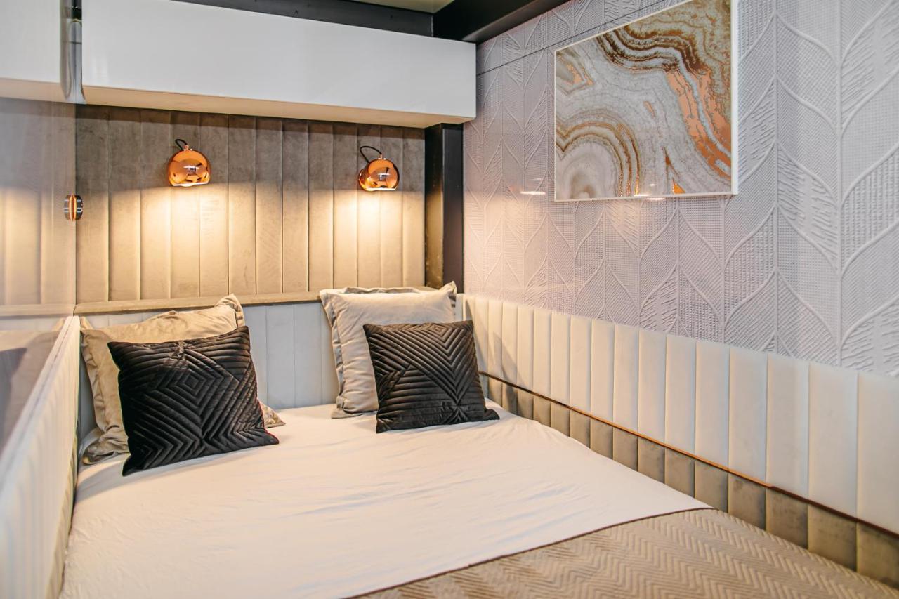 Grand Ht Houseboats - Domki Na Wodzie - Sauna, Jacuzzi, Kominek Mielno  Εξωτερικό φωτογραφία
