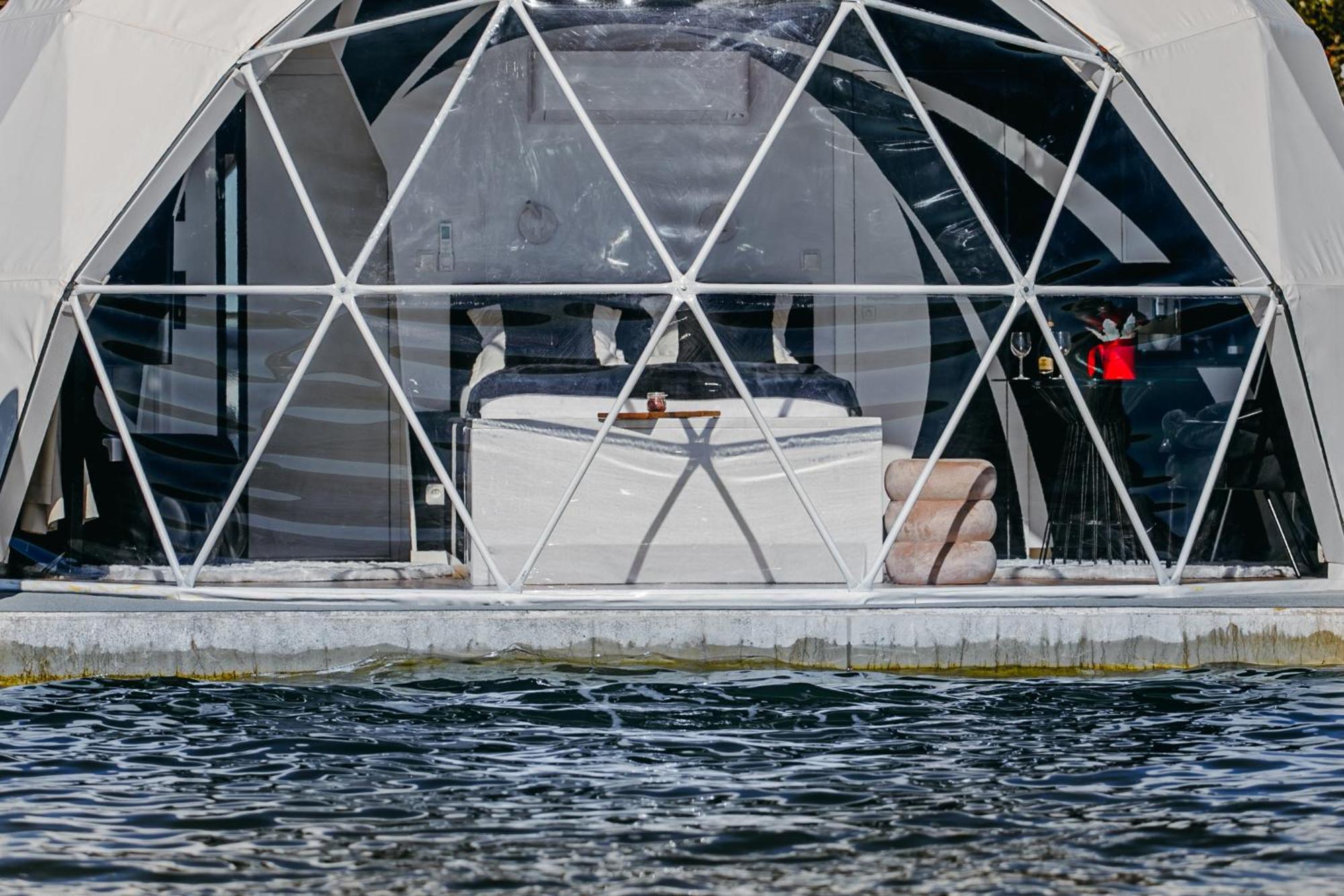 Grand Ht Houseboats - Domki Na Wodzie - Sauna, Jacuzzi, Kominek Mielno  Δωμάτιο φωτογραφία