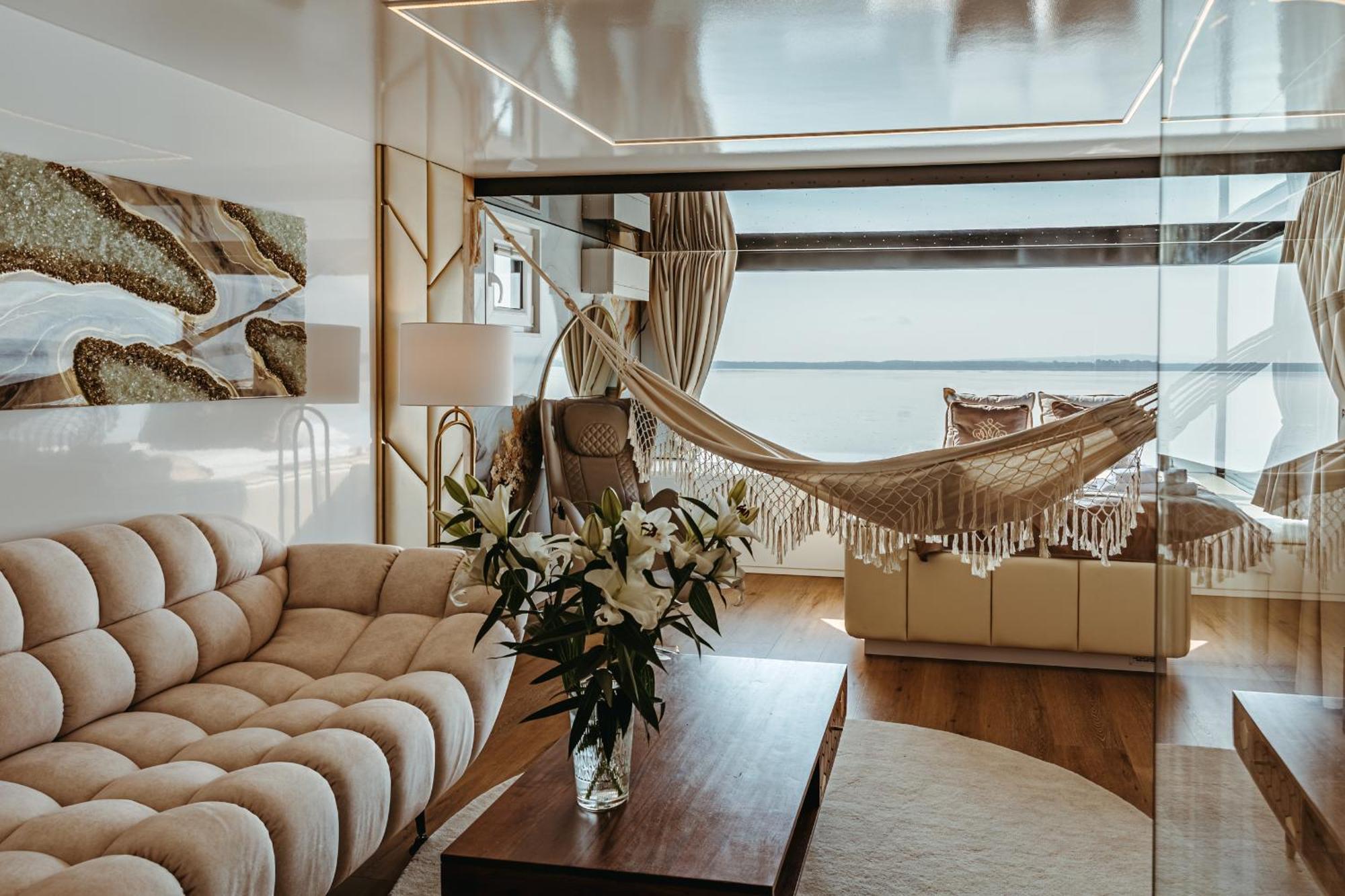 Grand Ht Houseboats - Domki Na Wodzie - Sauna, Jacuzzi, Kominek Mielno  Δωμάτιο φωτογραφία