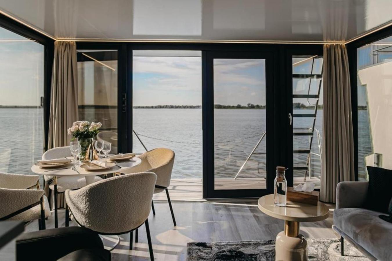 Grand Ht Houseboats - Domki Na Wodzie - Sauna, Jacuzzi, Kominek Mielno  Εξωτερικό φωτογραφία