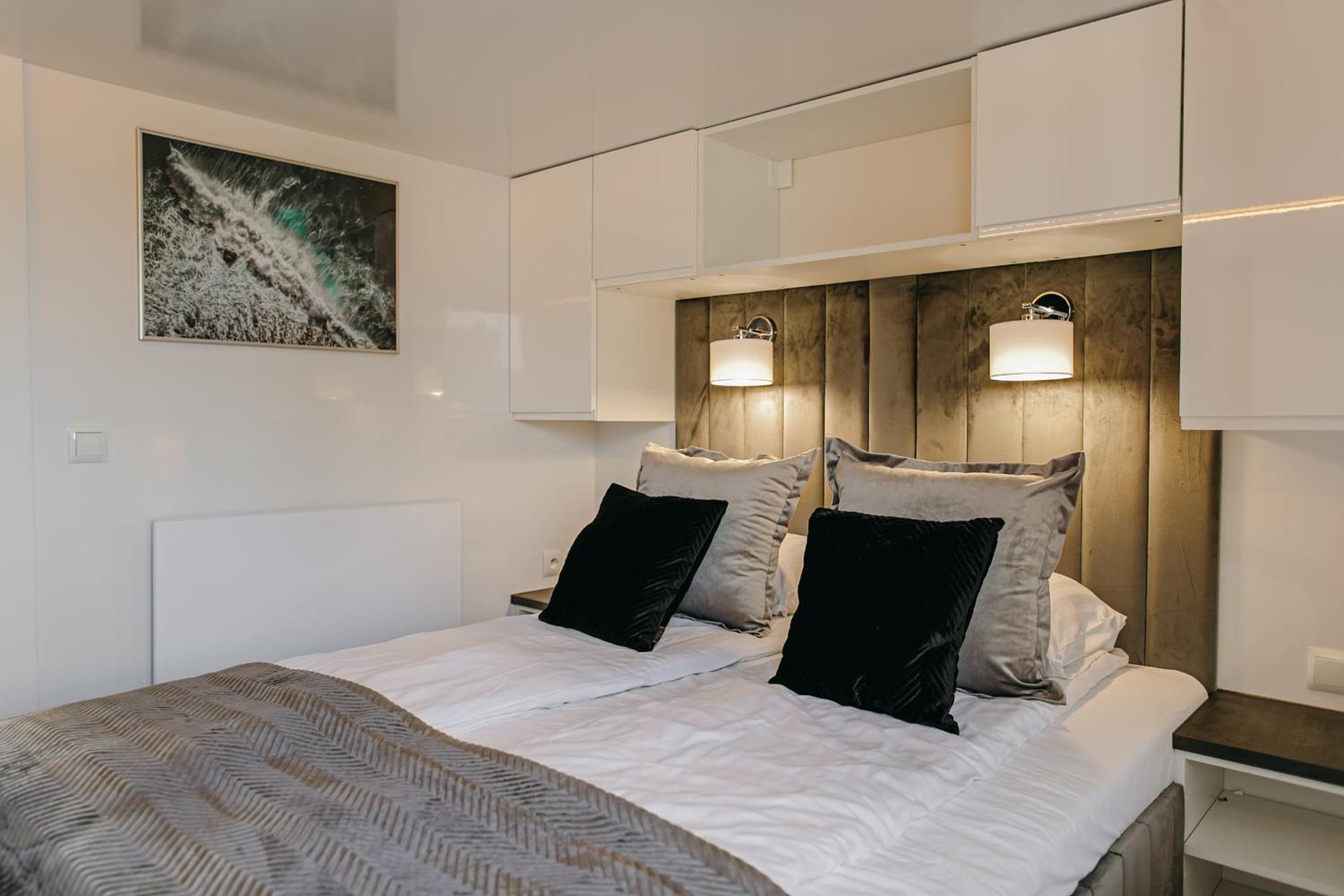 Grand Ht Houseboats - Domki Na Wodzie - Sauna, Jacuzzi, Kominek Mielno  Δωμάτιο φωτογραφία